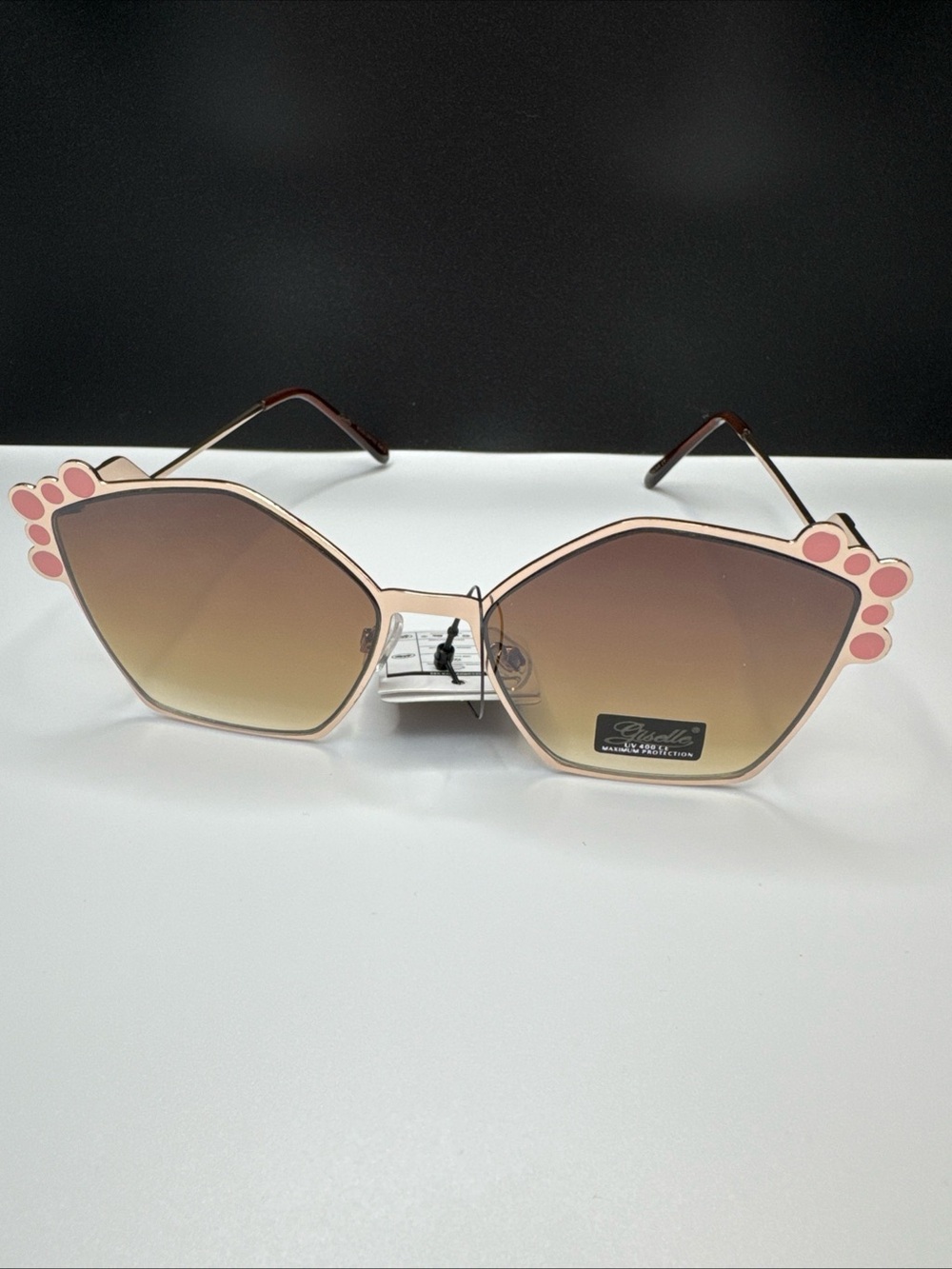 Chic Cat-Eye Pink Sunglasses with Paw Accent